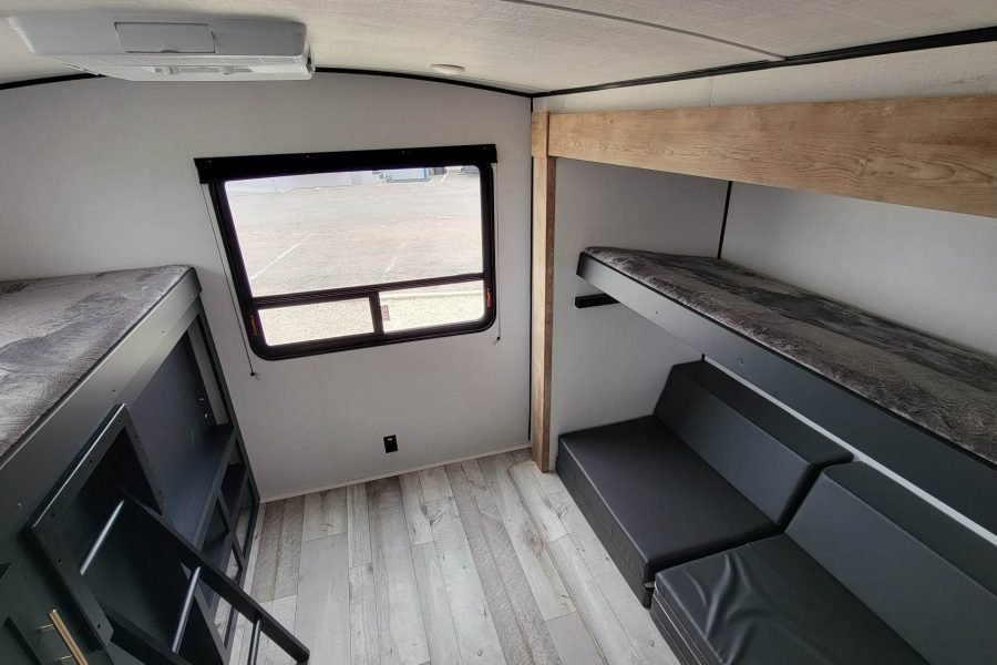 Travel Trailer – 2 Slide Outs Springdale