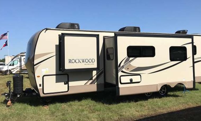 Travel Trailer – 2 slide out – ROCKWOOD