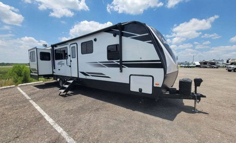 Travel Trailer – 2 Slide Out Imagine 3100RD