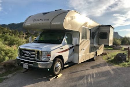 RV Camping Checklist for Summer: Expert Tips to Stay Cool in the Heat